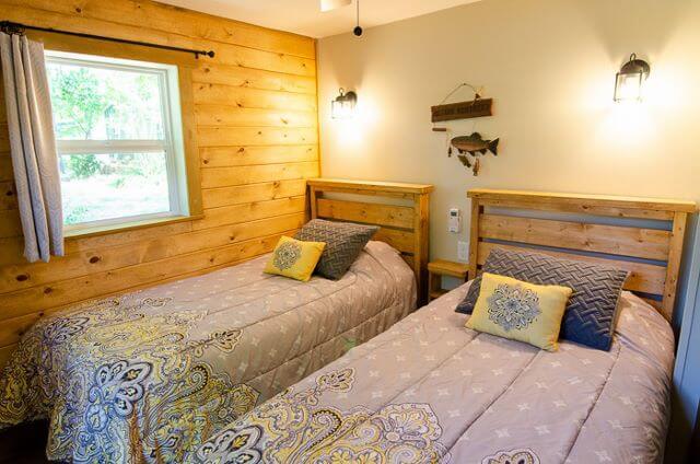 Cabin 3 twin beds