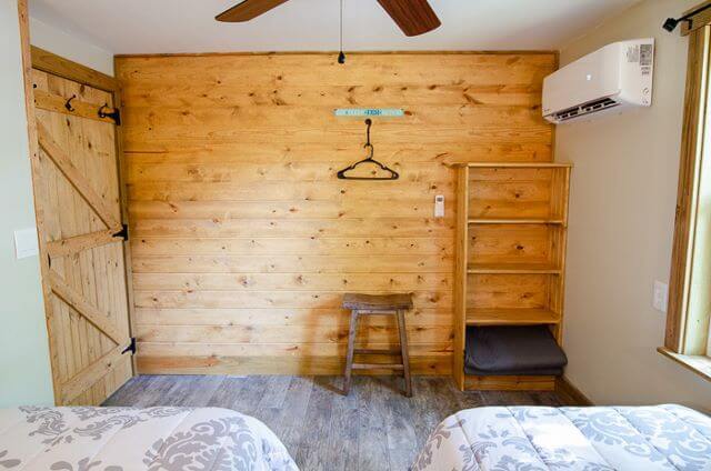 Cabin 5 twin beds